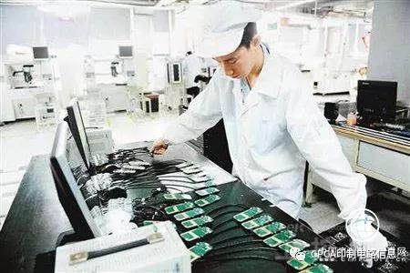 机会来了！OLED材料市场需求大增，中国企业准备好了吗？